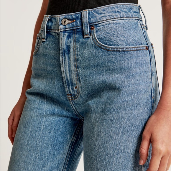 High Rise 90’s Jeans - Picture 4 of 5